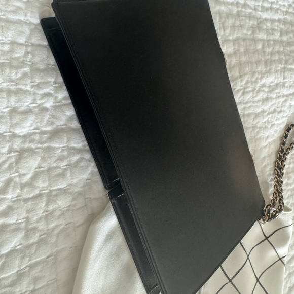 Chanel Bicolor Split Clutch Bag Two-Tone Black and White Clutch ❤️ - Picture 7 of 15